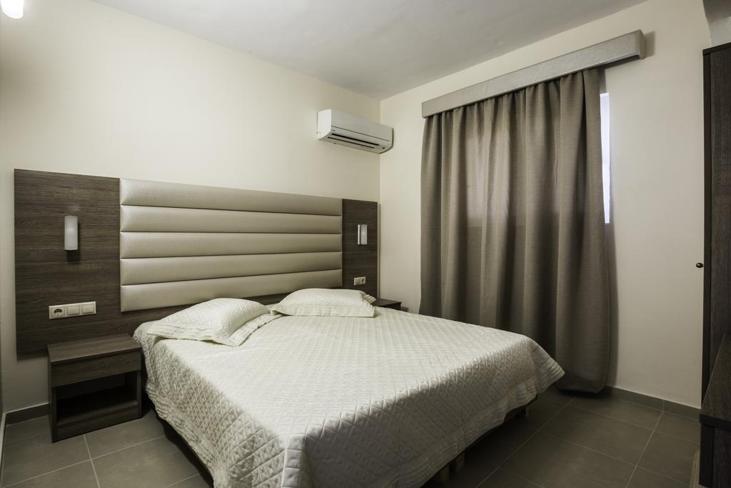 Lyristis Dinos Studios & Apartments Faliraki Exterior photo